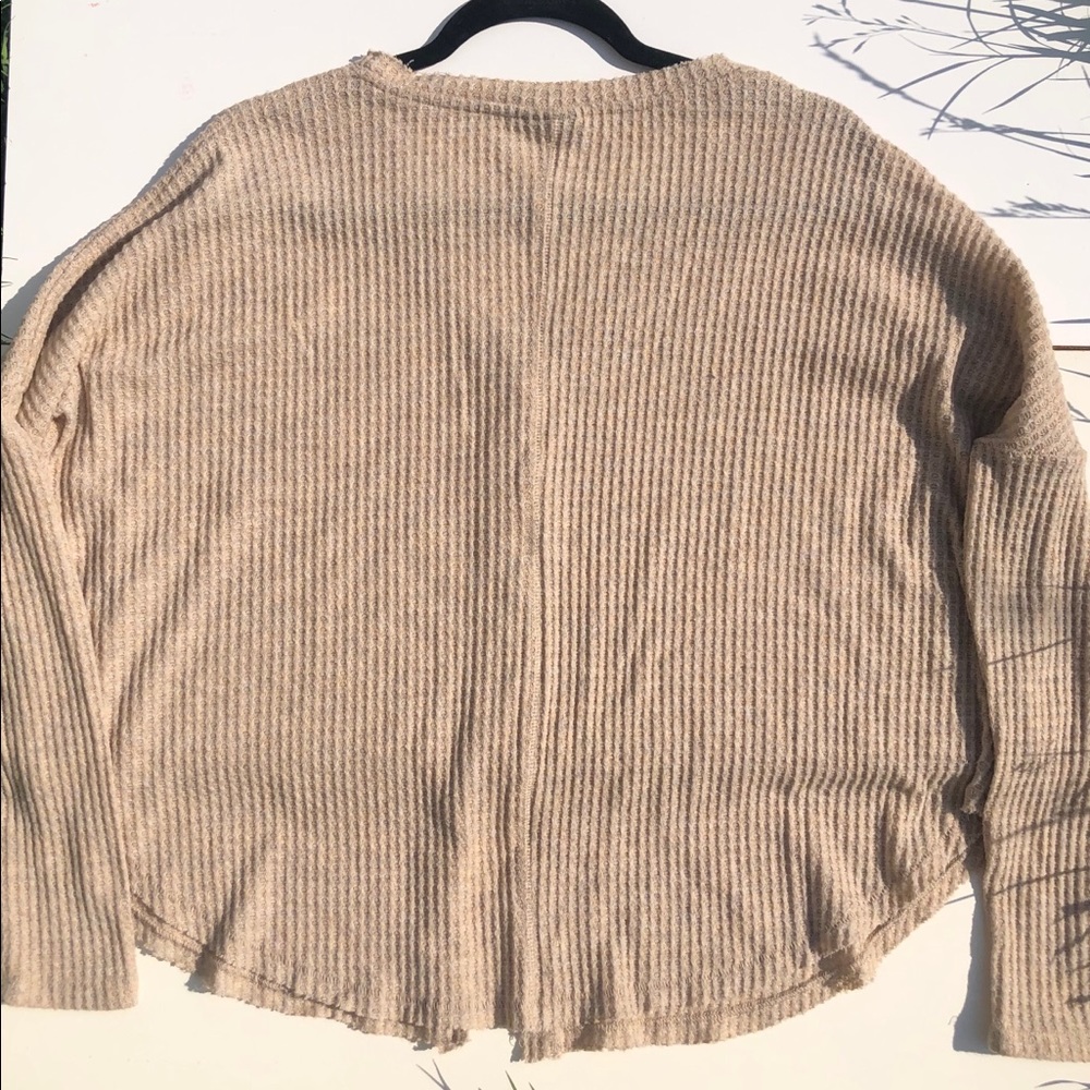 light brown sweater - Picture 2 of 3